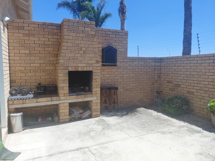 1 Bedroom Property for Sale in Windsor Park Eastern Cape